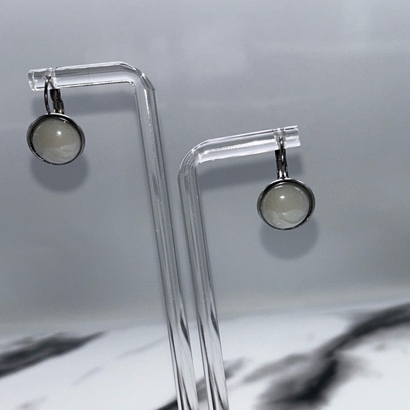Chic Silver Drop Earrings - Picture 1 of 4